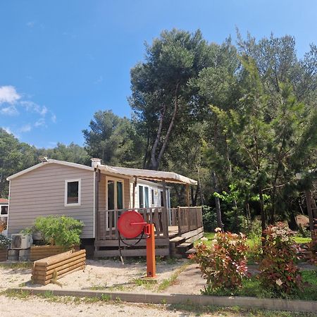 Camping Aux Portes De Cassis Roquefort-la-Bedoule Exterior photo