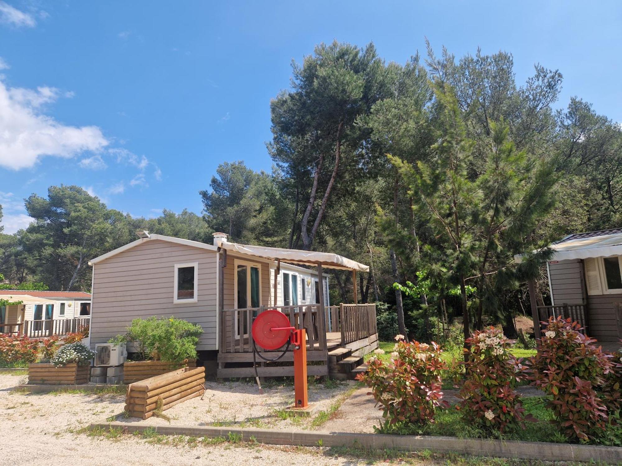 Camping Aux Portes De Cassis Roquefort-la-Bedoule Exterior photo