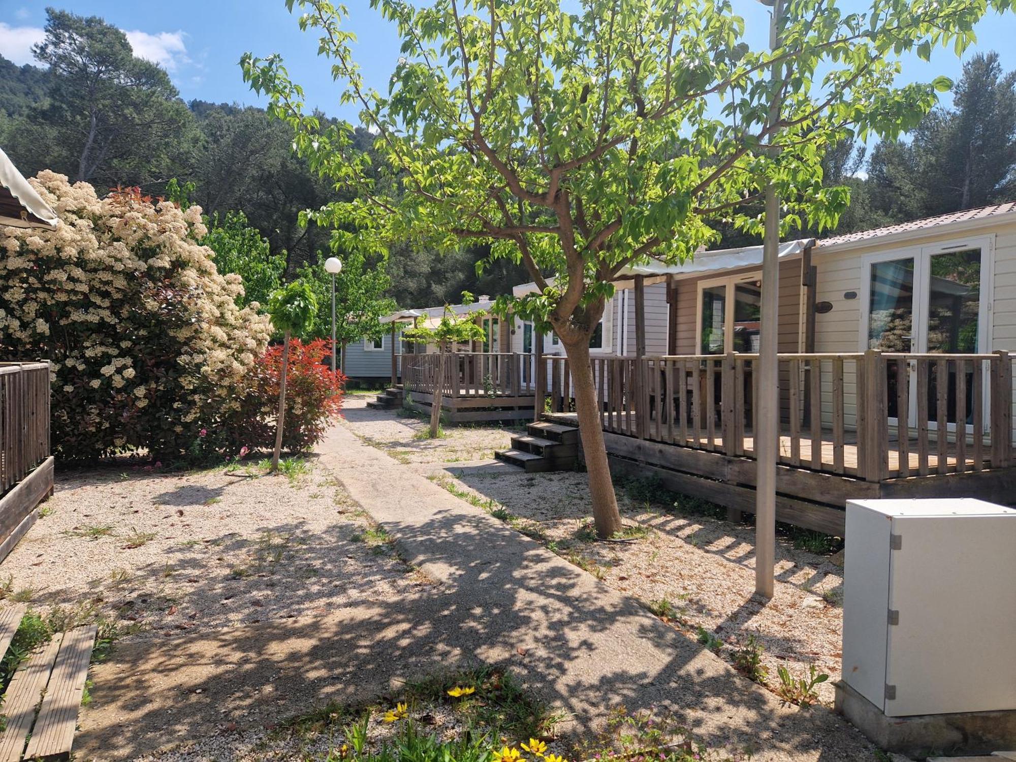 Camping Aux Portes De Cassis Roquefort-la-Bedoule Exterior photo